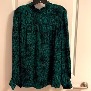 Beautiful Who What Wear Green & Black Blouse